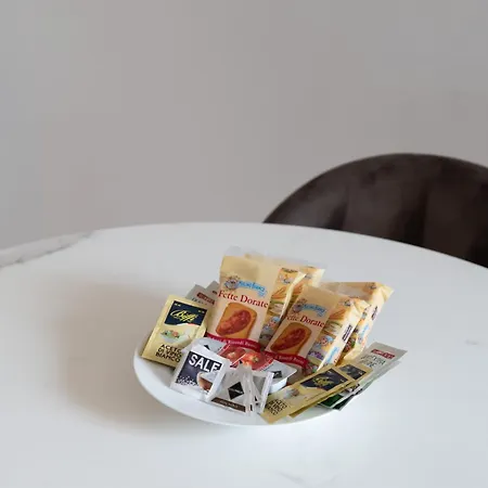 Elegante E Raffinato Bilocale G In Piazza Affari 밀라노